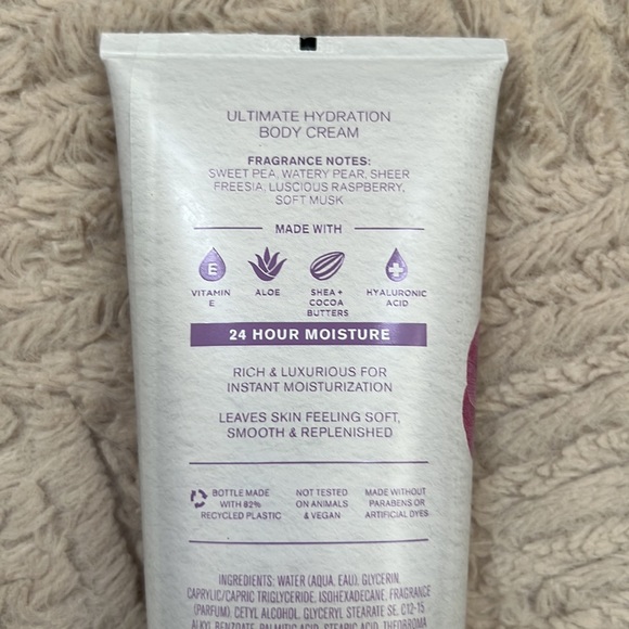 Sweet Pea Ultimate Hydration Body Cream 8oz, Bath & Body Works, New unopened - Picture 9 of 16